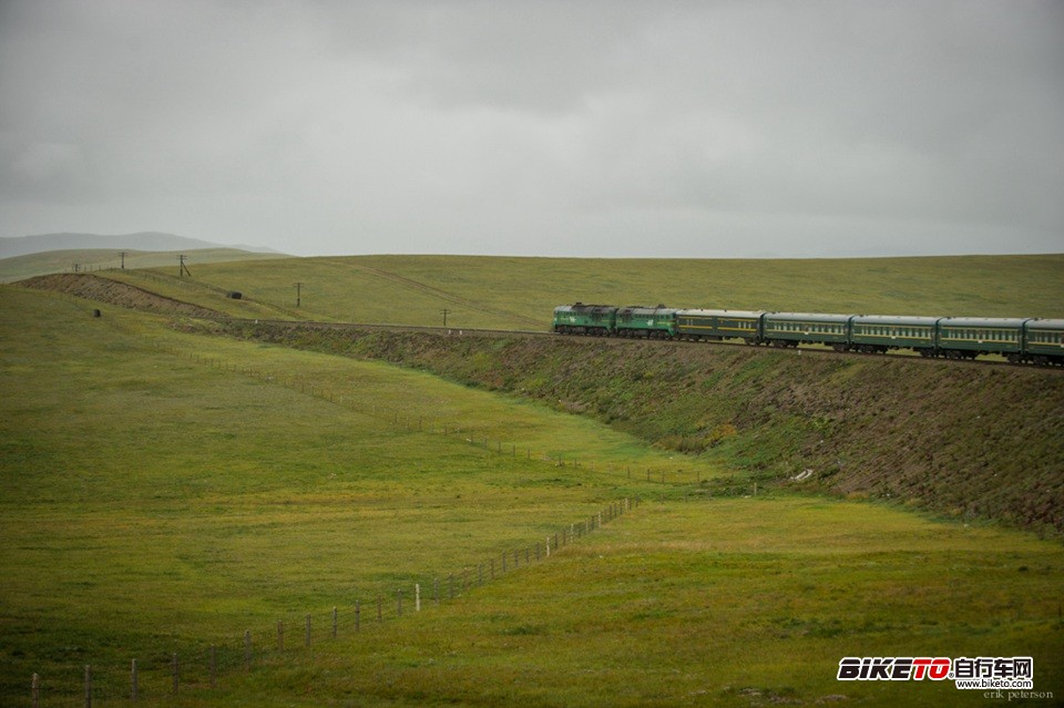 中国 蒙古/蒙古使用与俄罗斯规格一样的铁轨宽度，这与中国的铁轨宽度不一...