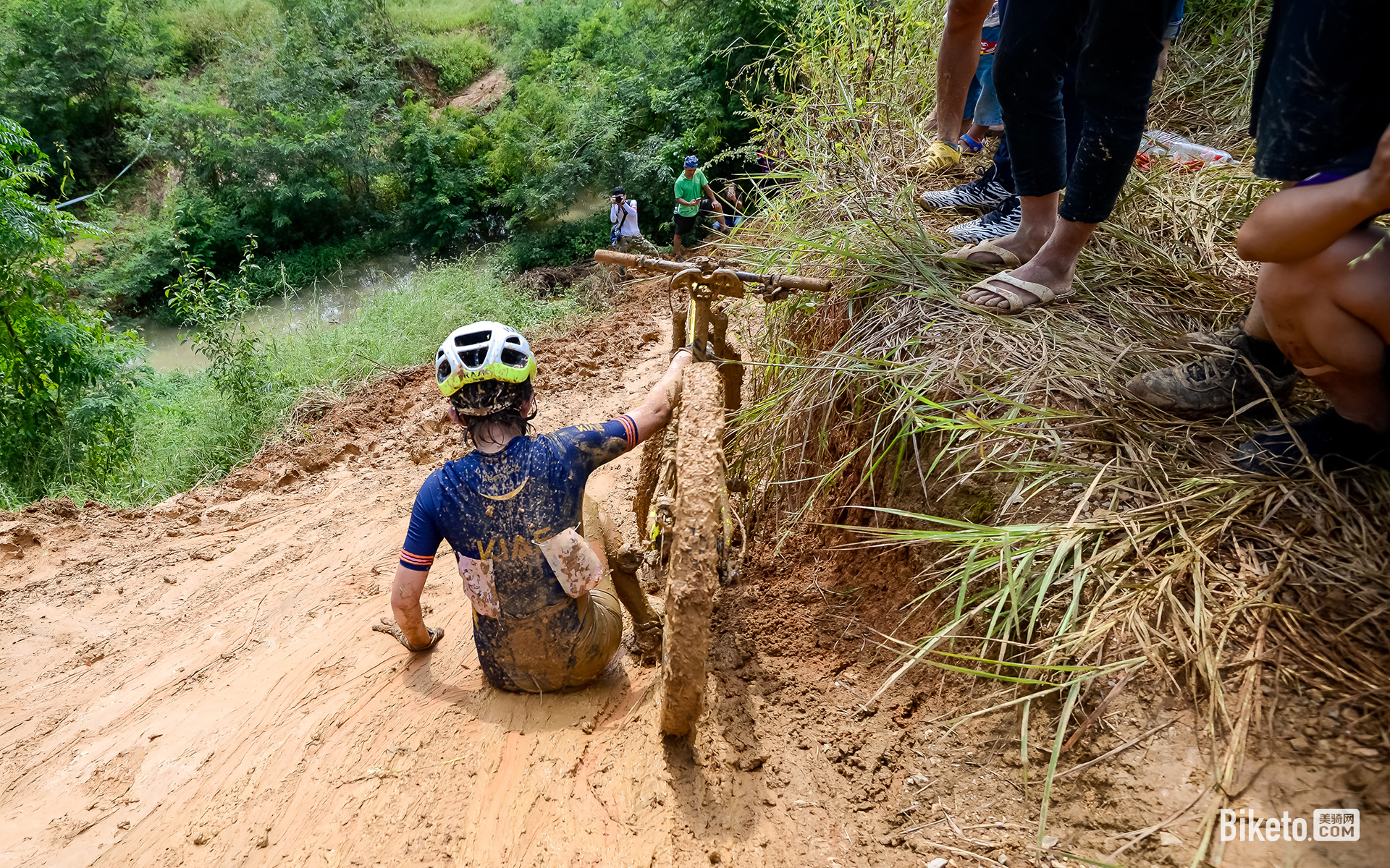 Kid Covered In Mud Becomes Internet’s Sign of Hope - WeHaveKids News